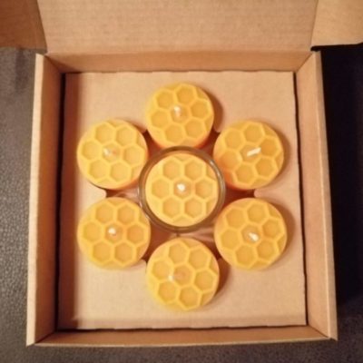 Teelichter aus Bienenwachs in Geschenksbox – Bild 2
