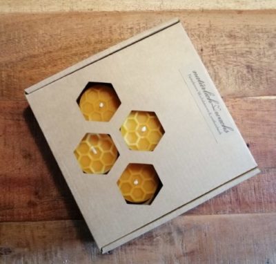 Teelichter aus Bienenwachs in Geschenksbox